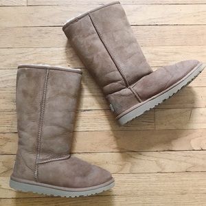 Girls’ Tall UGG Boots Size 4 〰️ Classic Tan